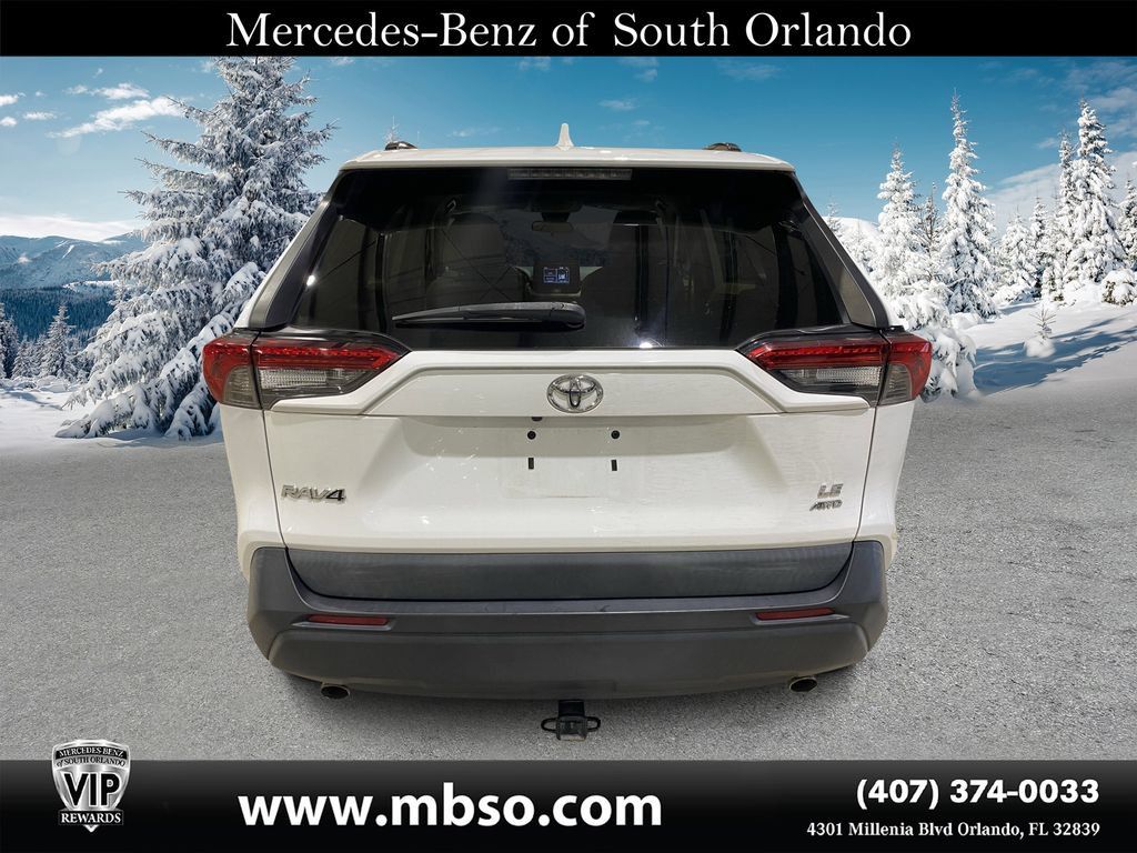 Used 2021 Toyota RAV4 LE AWD/4WD image 15