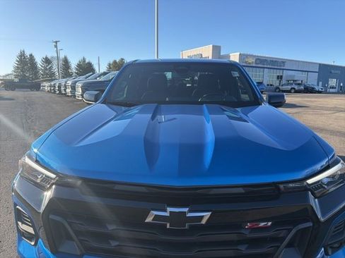 Used 2023 Chevrolet Colorado Z71 w/ Z71 Convenience Package 2 image 15