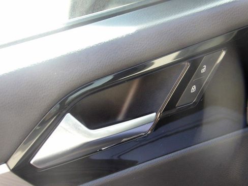 Used 2019 Volkswagen Jetta R-Line image 11