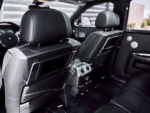 Used 2014 Rolls-Royce Ghost RWD image 42