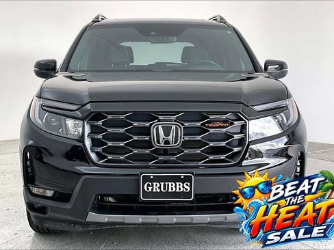 Used 2023 Honda Passport TrailSport image 3