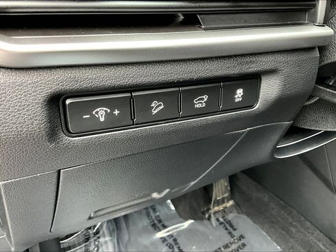 Used 2025 Kia Telluride S FWD image 40