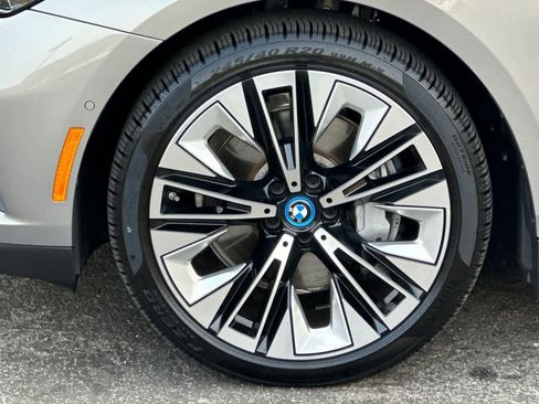 Used 2024 BMW i5 eDrive40i w/ M Sport Package image 29