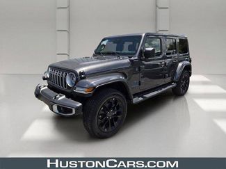 Used 2025 Jeep Wrangler Unlimited Sahara AWD/4WD video 1