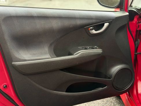 Used 2010 Honda Fit Sport image 11