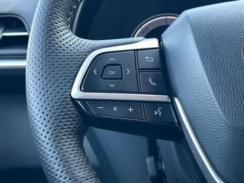 Used 2025 Toyota Sienna Platinum AWD/4WD image 47