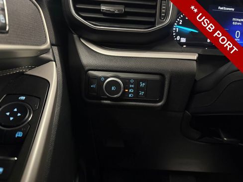 Used 2023 Ford Explorer XLT w/ Equipment Group 202A AWD/4WD image 21