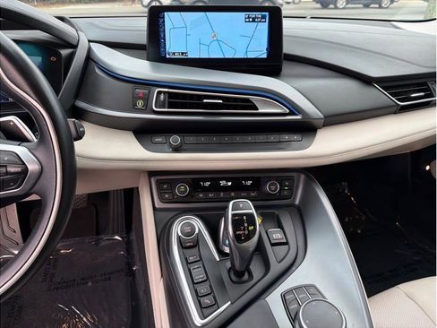Used 2017 BMW i8 image 12