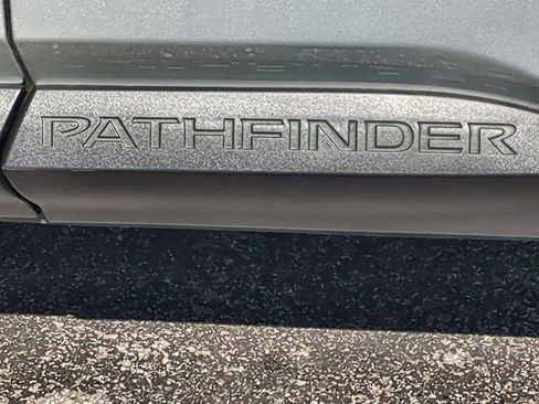 Used 2024 Nissan Pathfinder S FWD image 10