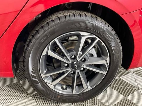 Used 2024 Kia Forte LXS FWD image 9