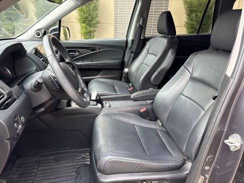 Used 2019 Honda Pilot Touring image 16