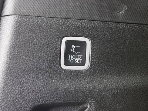 Used 2024 Jeep Wagoneer L Series II image 32