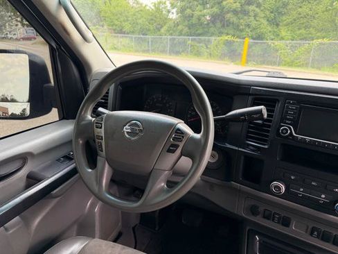 Used 2018 Nissan NV 2500 SV RWD image 12