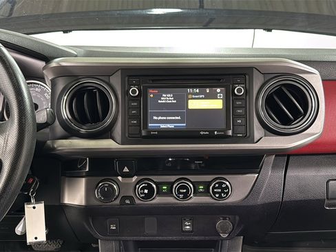 Certified 2017 Toyota Tacoma SR5 image 10