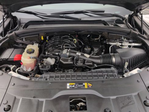 Used 2022 Jeep Grand Cherokee L Limited w/ Luxury Tech Group II image 15