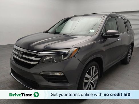 Used 2017 Honda Pilot Touring image 1