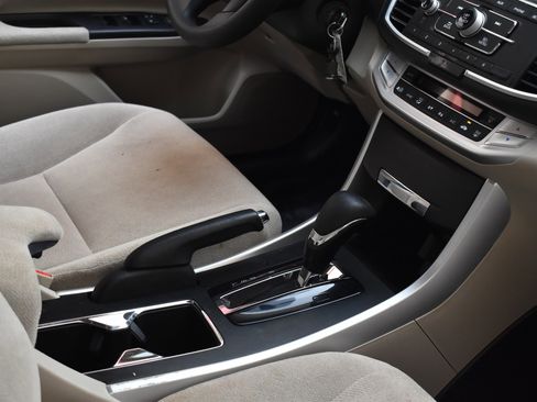 Used 2013 Honda Accord LX image 25