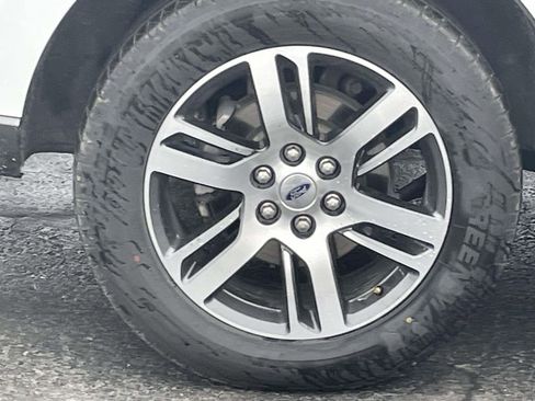 Used 2024 Ford Expedition Limited image 13