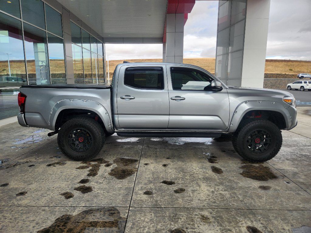 Used 2023 Toyota Tacoma SR AWD/4WD image 10
