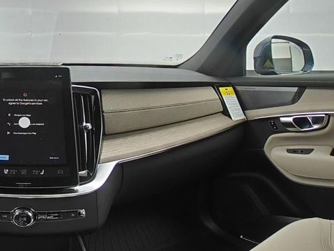 New 2026 Volvo XC90 B6 Plus w/ Protection Package Premier image 38