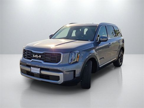 New 2025 Kia Telluride S image 8