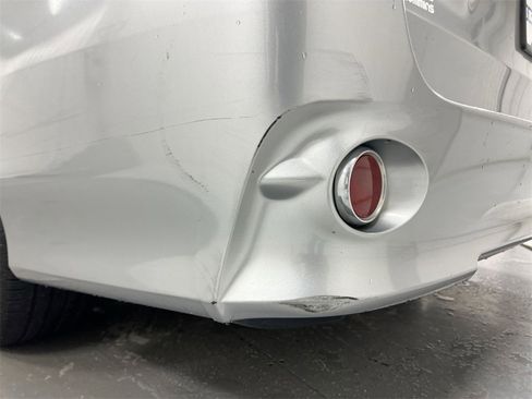 Used 2011 Toyota Sienna SE image 36