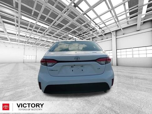 Used 2023 Toyota Corolla LE image 4