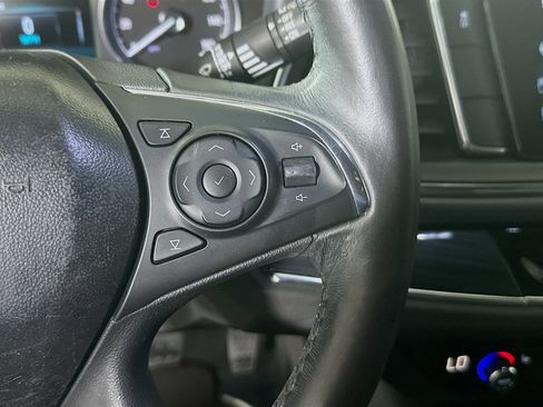 Used 2018 Buick Enclave Essence FWD image 17