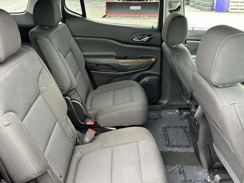 Used 2023 GMC Acadia SLE w/ Driver Convenience Package AWD/4WD image 14