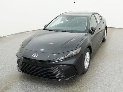 New 2026 Toyota Camry Hybrid FWD image 15