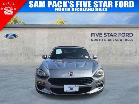 Used 2017 FIAT 124 Spider Classica image 3