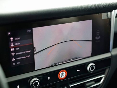 Certified 2025 Porsche Macan AWD/4WD image 41