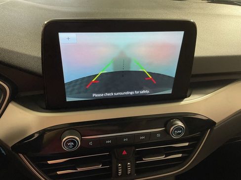 Used 2022 Ford Escape SE image 2