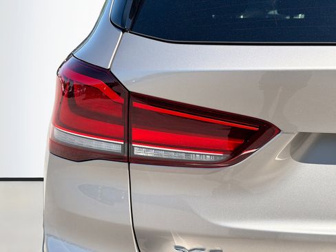 Used 2021 BMW X1 xDrive28i w/ Premium Package AWD/4WD image 10
