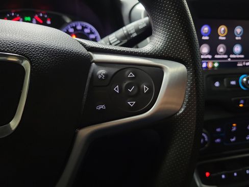 Used 2024 GMC Terrain SLE image 25