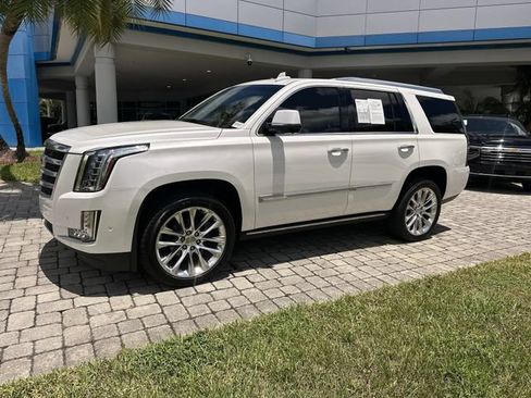 Used 2018 Cadillac Escalade Premium Luxury RWD image 21