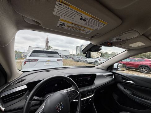 Used 2025 Buick Encore GX Preferred image 34