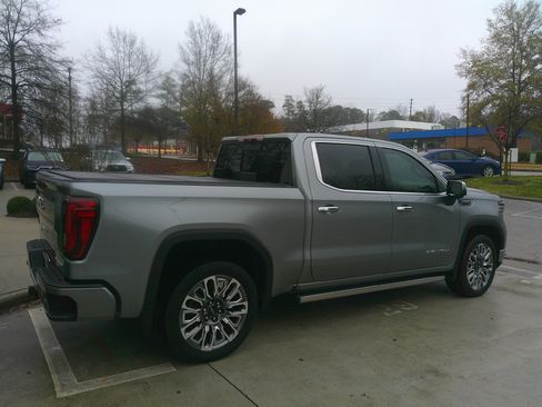 Used 2024 GMC Sierra 1500 Denali Ultimate image 13
