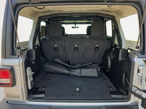 Used 2023 Jeep Wrangler Unlimited Sport AWD/4WD image 20