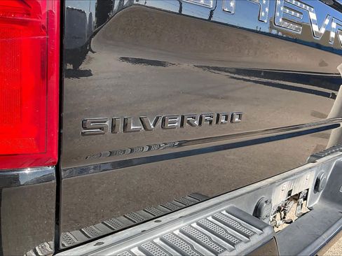 Used 2021 Chevrolet Silverado 1500 LT Trail Boss w/ Convenience Package II image 30