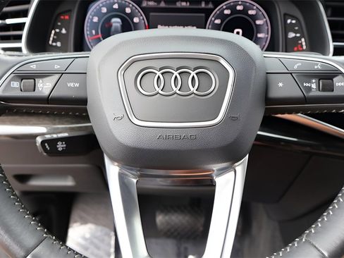 Used 2019 Audi Q8 Premium image 21