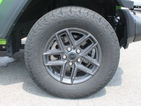 Used 2025 Jeep Wrangler Sport AWD/4WD image 29
