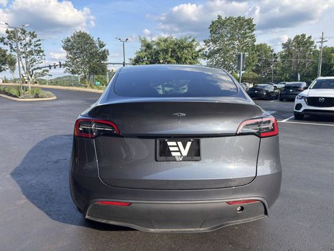 Used 2023 Tesla Model Y Long Range AWD/4WD image 8