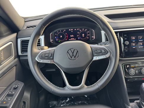 Certified 2023 Volkswagen Atlas Cross Sport SE image 3
