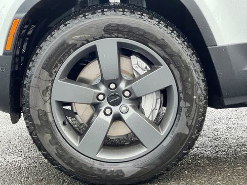 New 2026 Land Rover Defender 110 S image 13