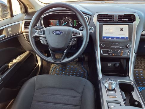 Used 2020 Ford Fusion SE image 5