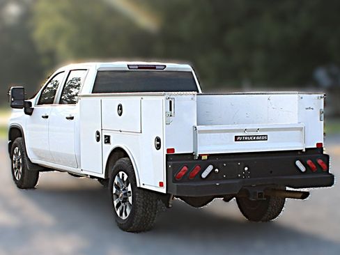 Used 2025 Chevrolet Silverado 2500 Custom w/ Custom Value Package AWD/4WD image 4