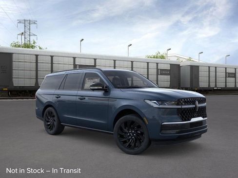 New 2026 Lincoln Navigator Reserve image 7