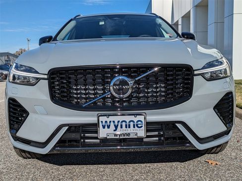 New 2024 Volvo XC60 T8 Plus w/ Protection Package Premier image 9