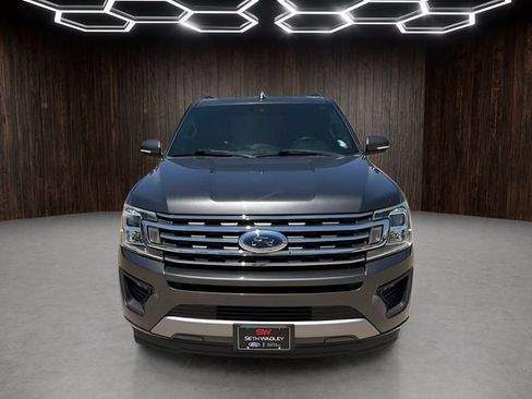Used 2019 Ford Expedition XLT w/ Equipment Group 202A RWD image 2